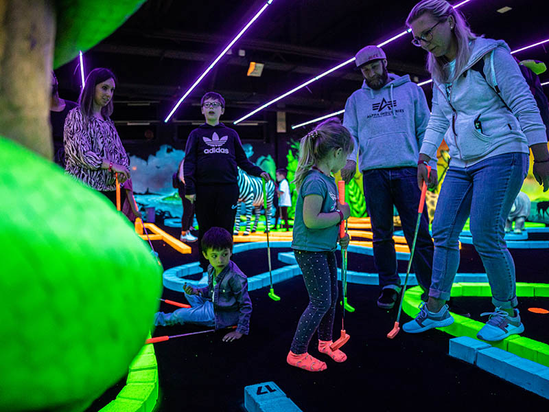 Neon-Minigolf Bulle Freiburg