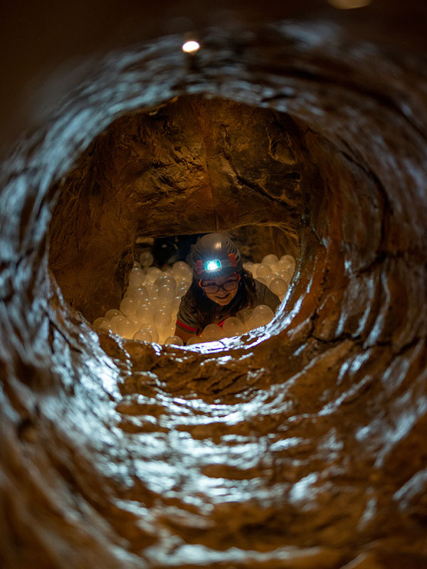 Spéléo grotte magique enfant Rennaz Vaud